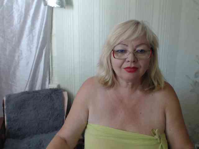EvelynLoveShy webcam