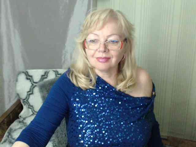 EvelynLoveShy webcam