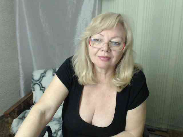 EvelynLoveShy webcam