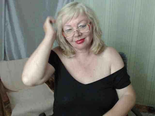 EvelynLoveShy webcam