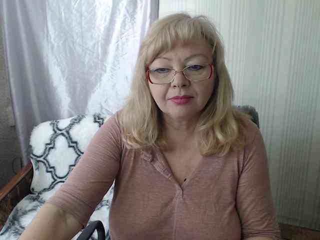 EvelynLoveShy webcam