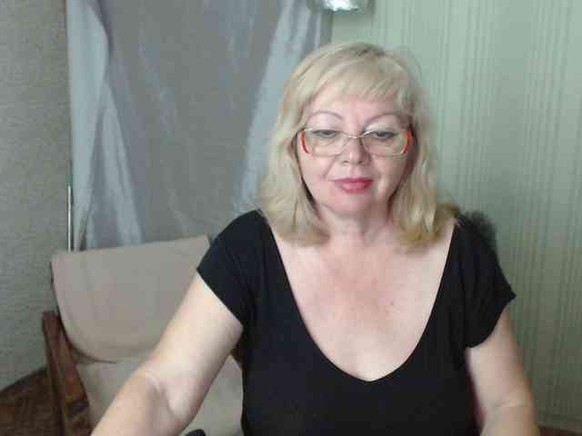 EvelynLoveShy webcam