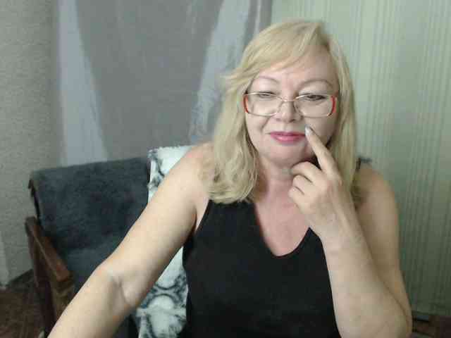 EvelynLoveShy webcam