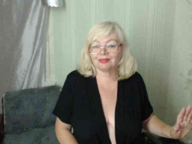 EvelynLoveShy webcam