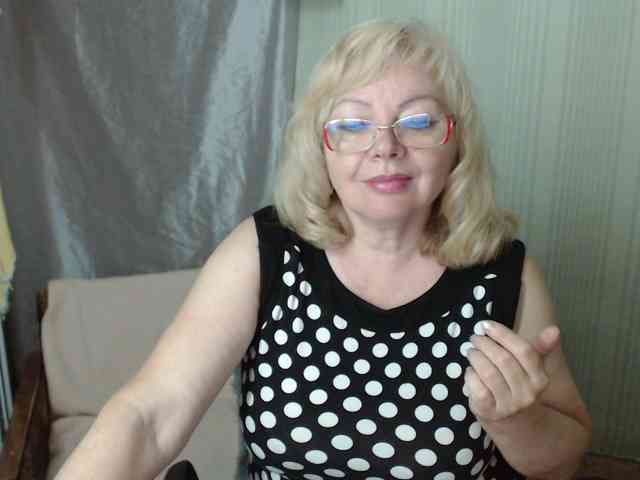 EvelynLoveShy webcam