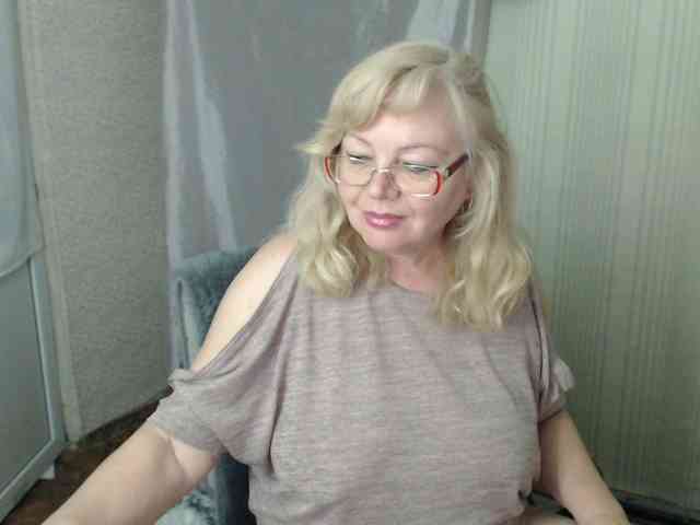 EvelynLoveShy webcam