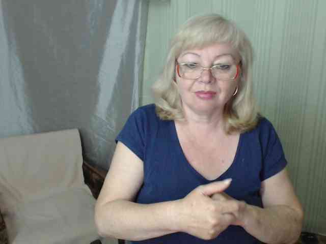 EvelynLoveShy webcam