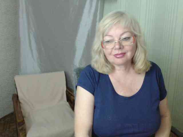 EvelynLoveShy webcam