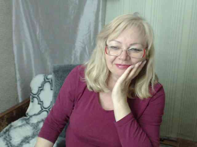 EvelynLoveShy webcam