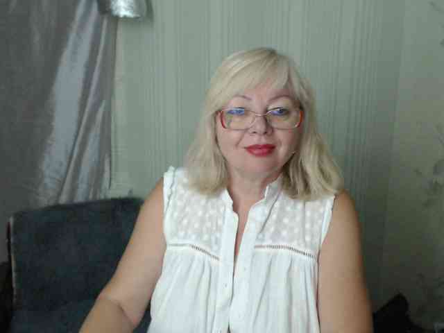 EvelynLoveShy webcam