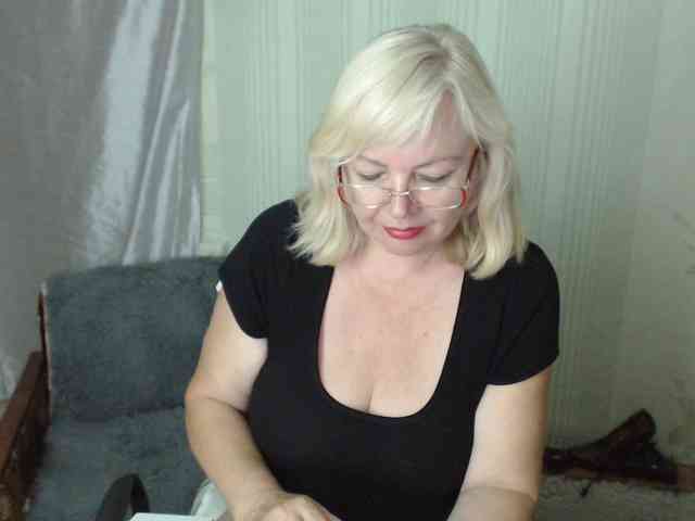 EvelynLoveShy webcam
