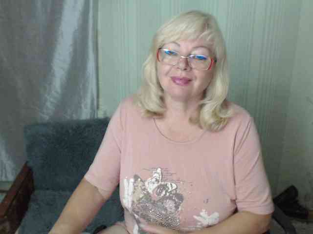 EvelynLoveShy webcam