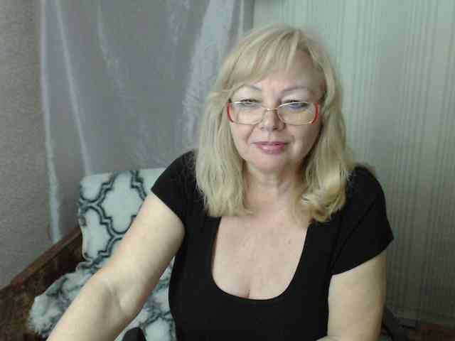 EvelynLoveShy webcam