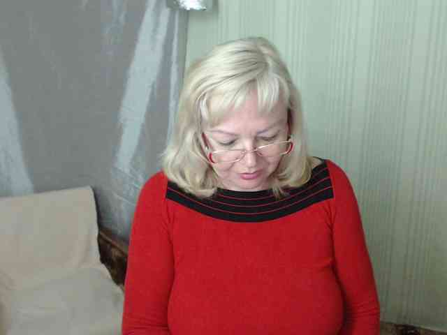 EvelynLoveShy webcam