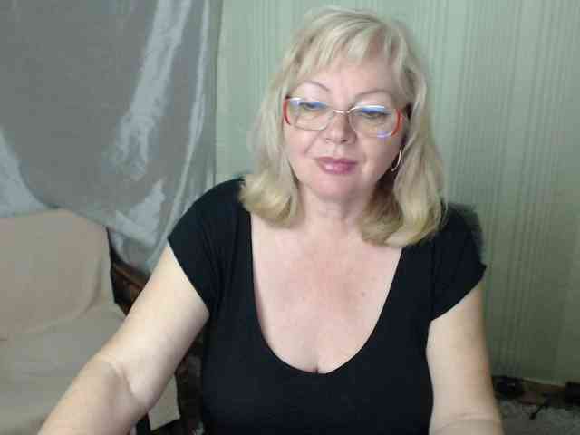 EvelynLoveShy webcam