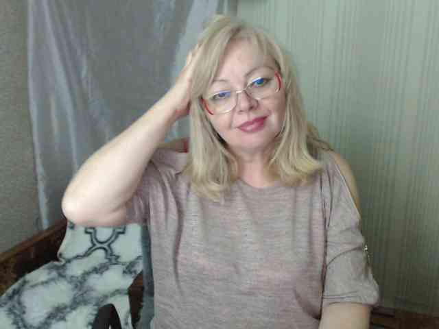 EvelynLoveShy webcam