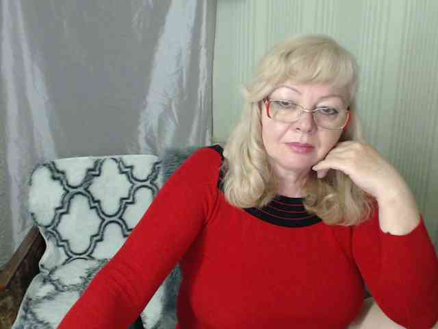 EvelynLoveShy webcam