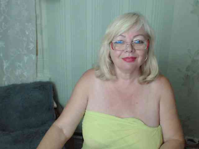 EvelynLoveShy webcam
