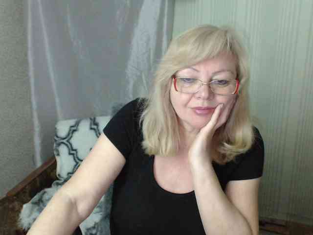 EvelynLoveShy webcam