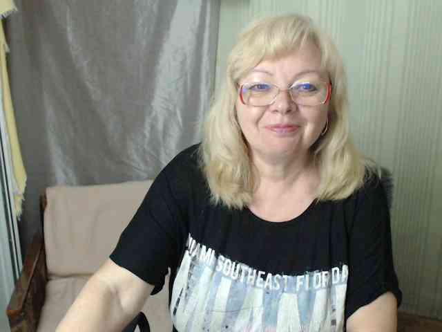 EvelynLoveShy webcam