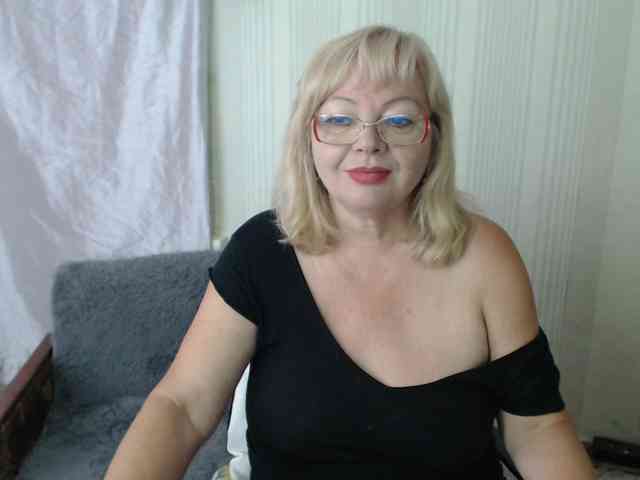 EvelynLoveShy webcam