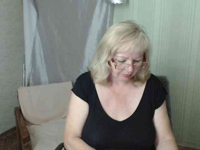 EvelynLoveShy webcam