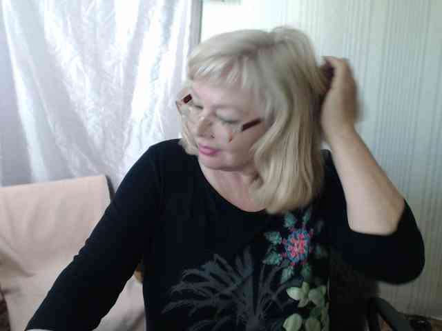 EvelynLoveShy webcam