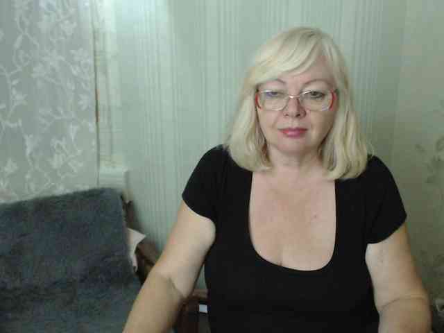 EvelynLoveShy webcam
