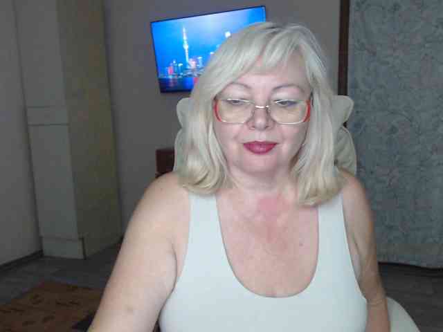 EvelynLoveShy webcam