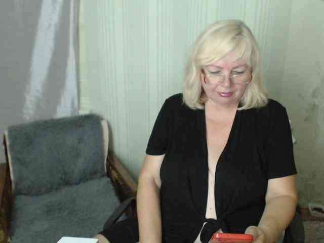 EvelynLoveShy webcam