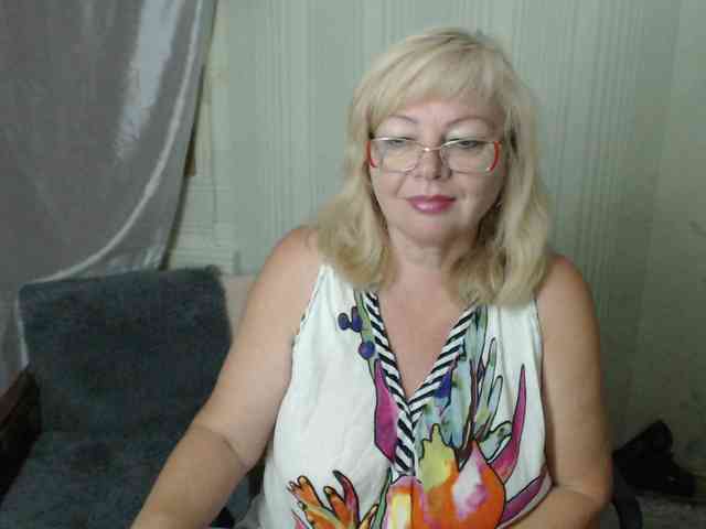EvelynLoveShy webcam