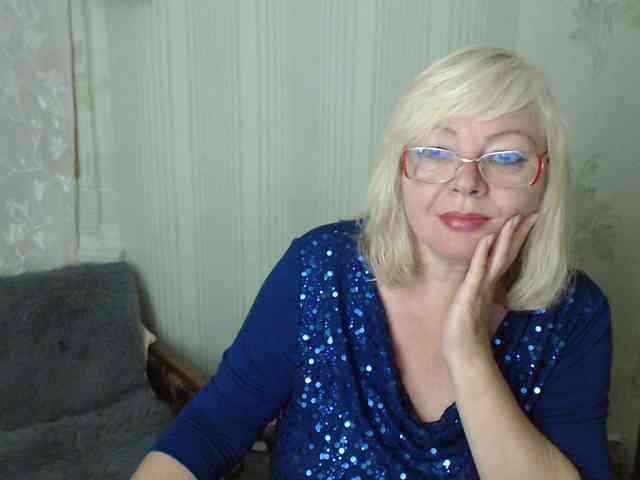 EvelynLoveShy webcam