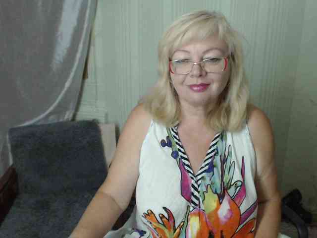 EvelynLoveShy webcam