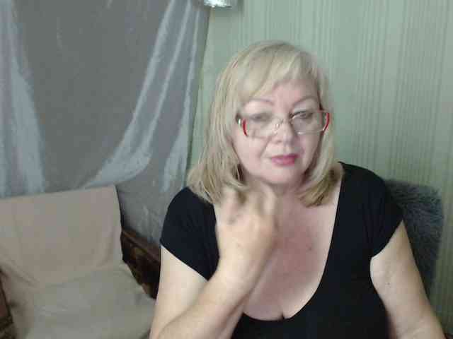 EvelynLoveShy webcam