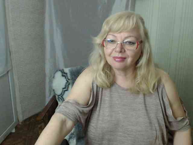 EvelynLoveShy webcam