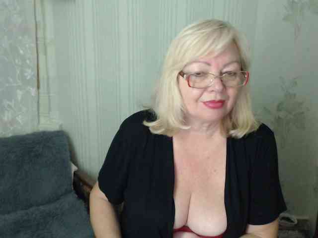 EvelynLoveShy webcam