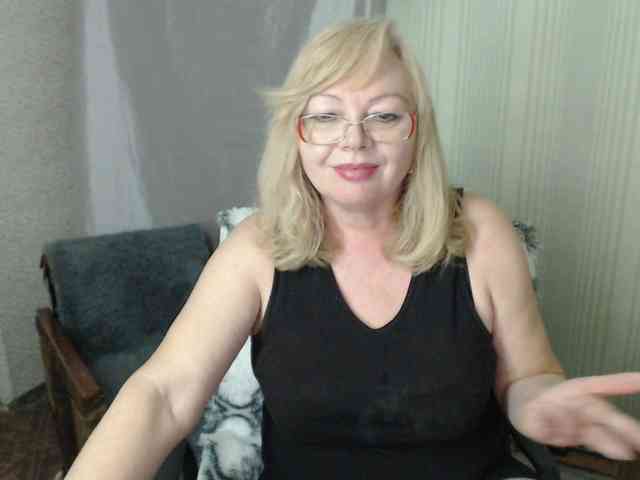 EvelynLoveShy webcam