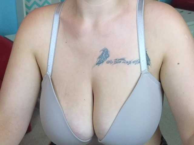 Brianna-Joy live cam on BongaCams