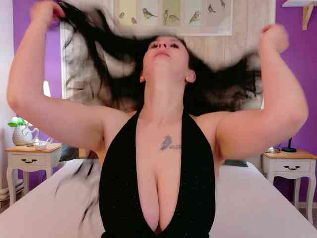 Brianna-Joy webcam