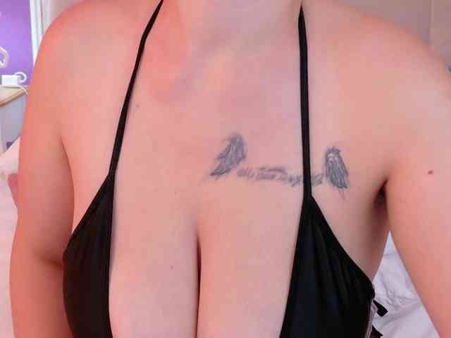 Brianna-Joy webcam