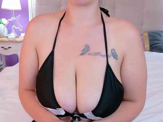 Brianna-Joy webcam
