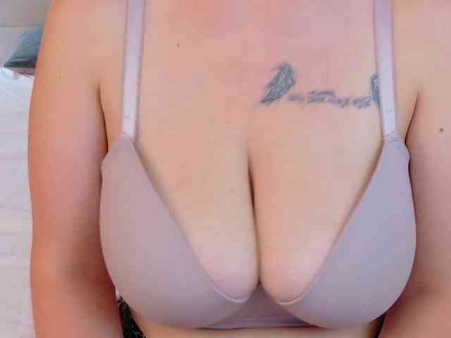 Brianna-Joy webcam