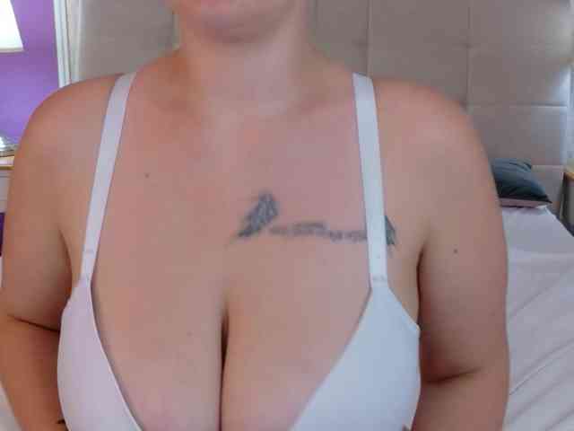 Brianna-Joy webcam