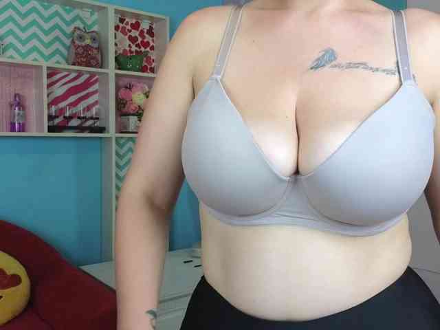 Brianna-Joy webcam