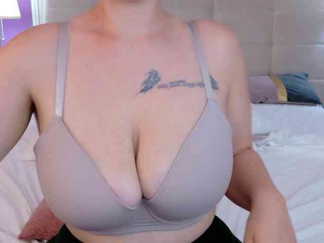 Brianna-Joy webcam