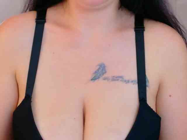 Brianna-Joy webcam