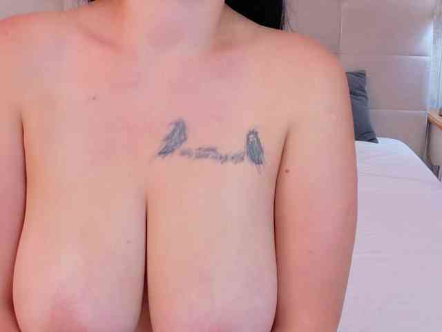 Brianna-Joy webcam