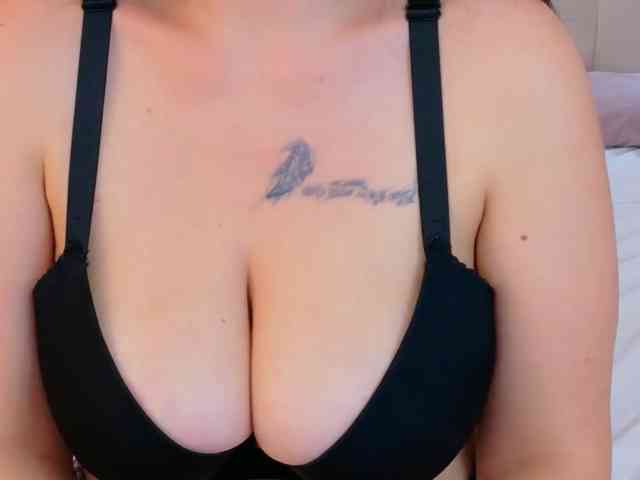 Brianna-Joy webcam