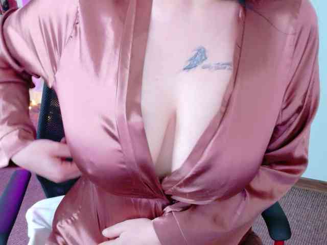 Brianna-Joy webcam
