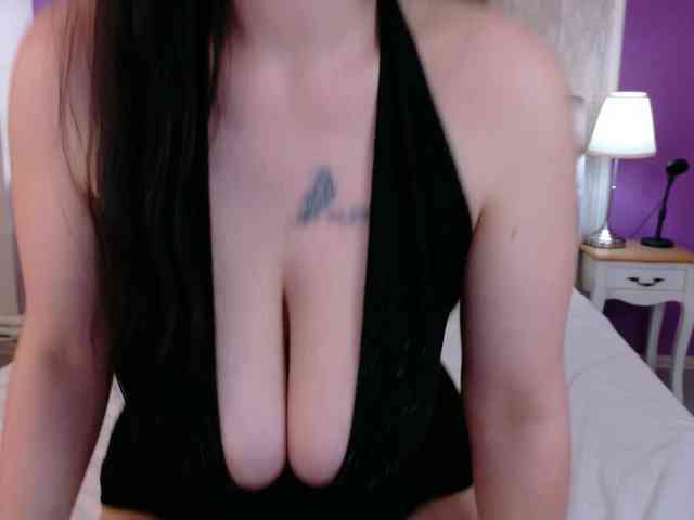 Brianna-Joy webcam